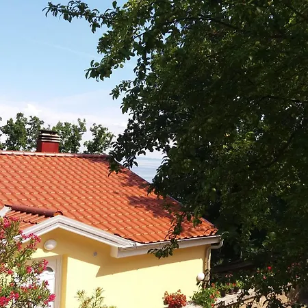 Oleandri A2 Mit Meerblickbalkon * Opatija
